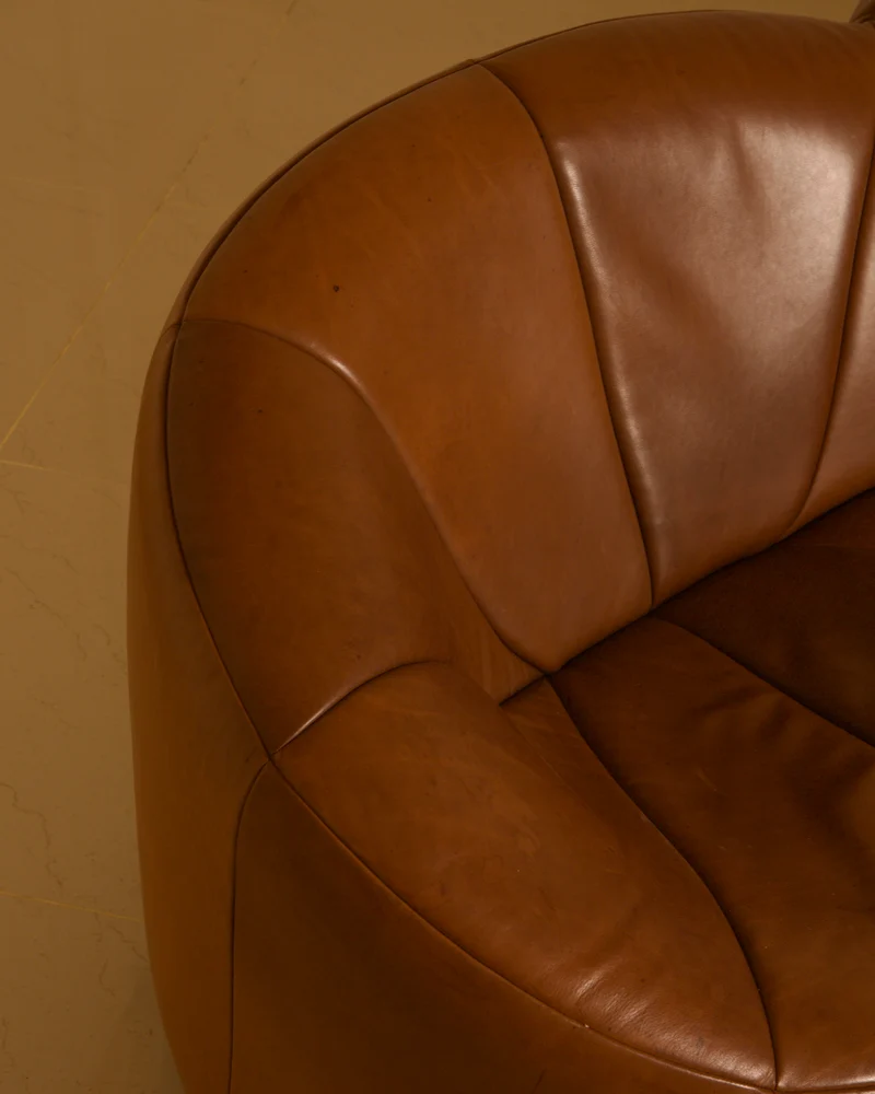 Three-seater "Pumpkin" sofa in patinated brown leather by Pierre Paulin for Artifort, 1980