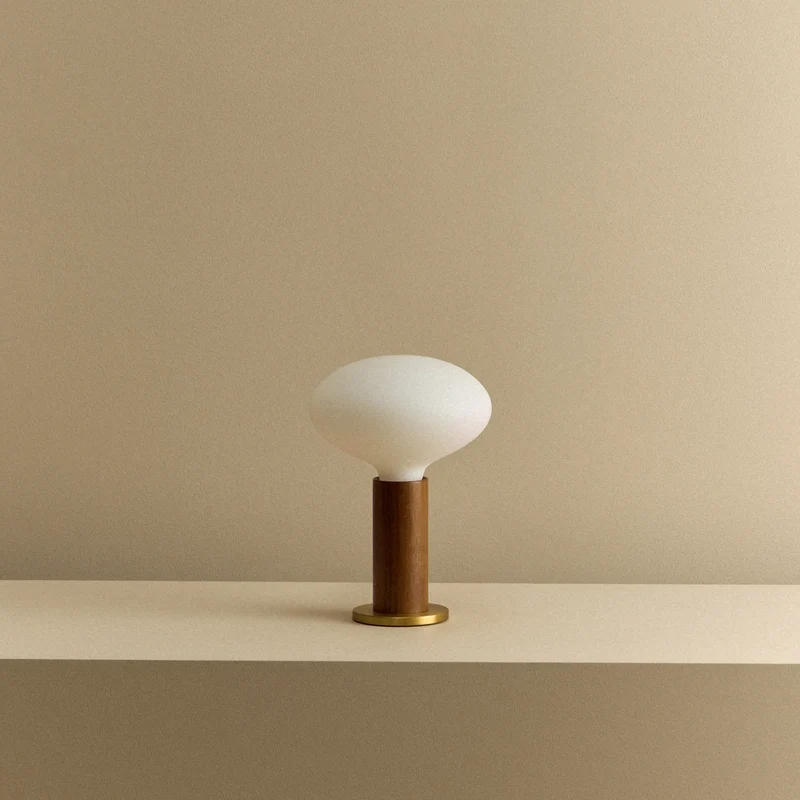Knuckle Table Lamp in Walnut + Oval