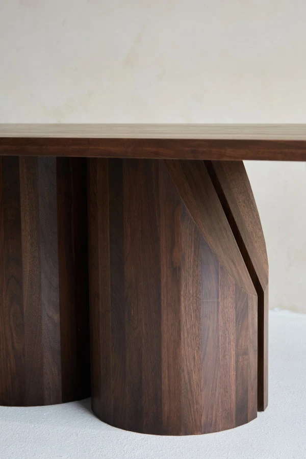 Barrow Dining Table in Solid Wood