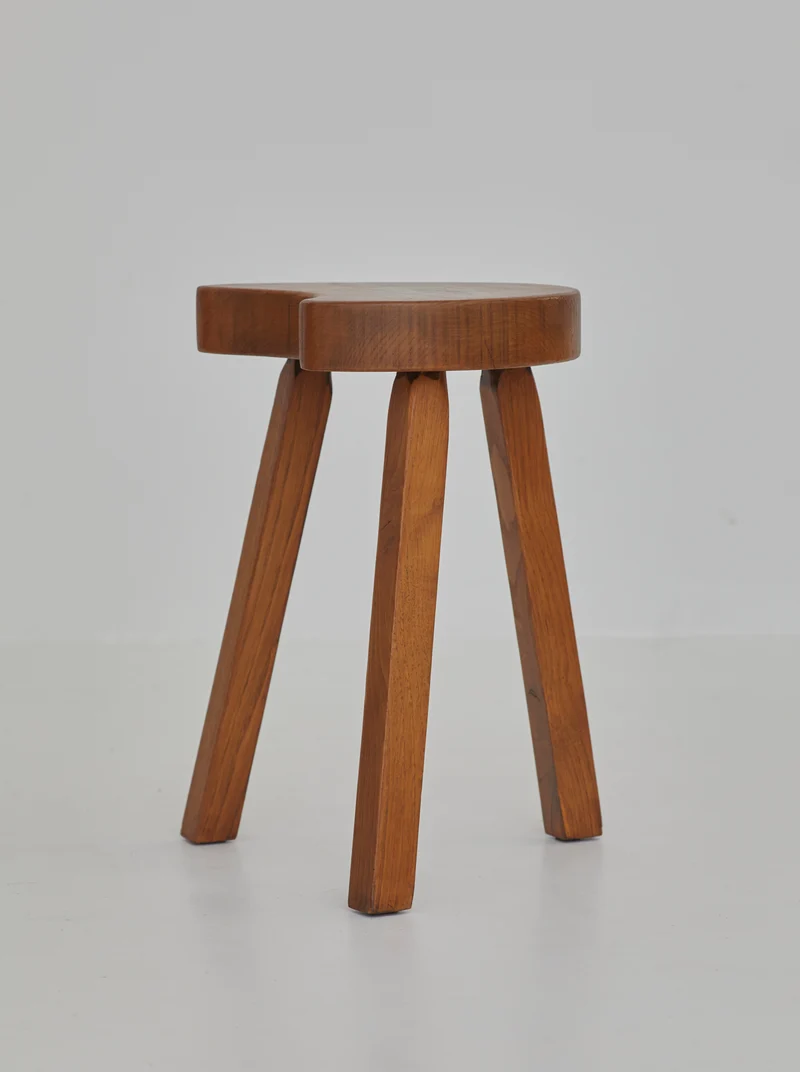 Vintage French handcrafted tripod stool in brutalist style, solid beech wood C. 1960