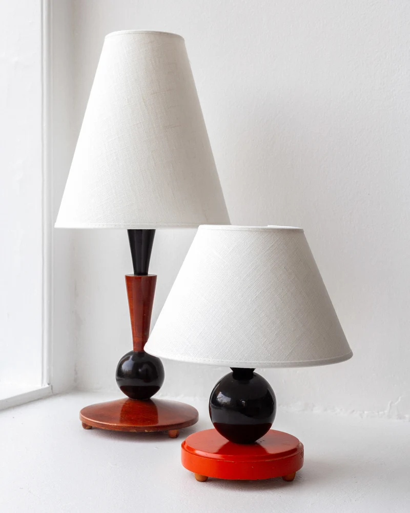 Vintage Petite Wooden Art Deco Table Lamp, 1930s