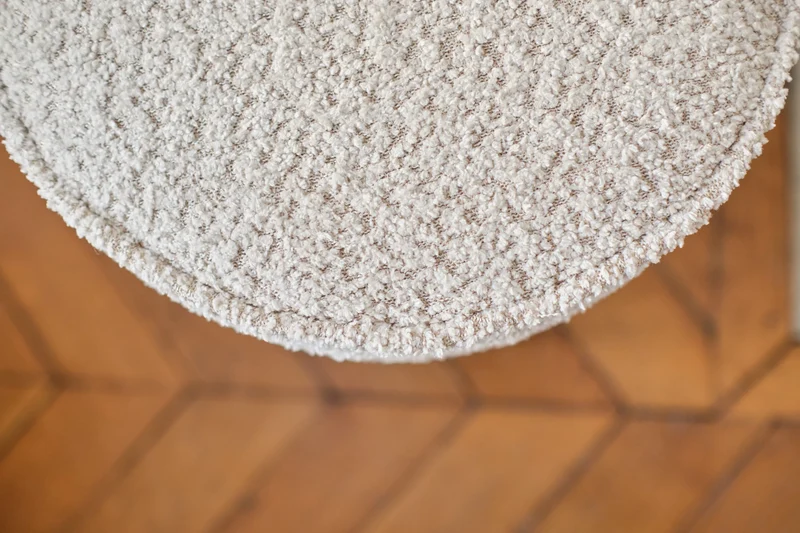 Abel Pouf rond en tissu bouclette cr me pieds en m tal