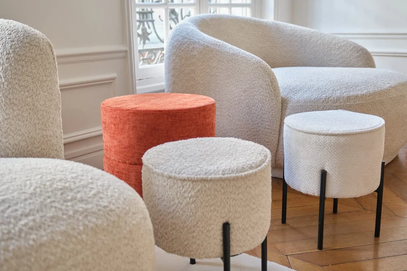 Abel Pouf rond en velours ocre pieds en m tal