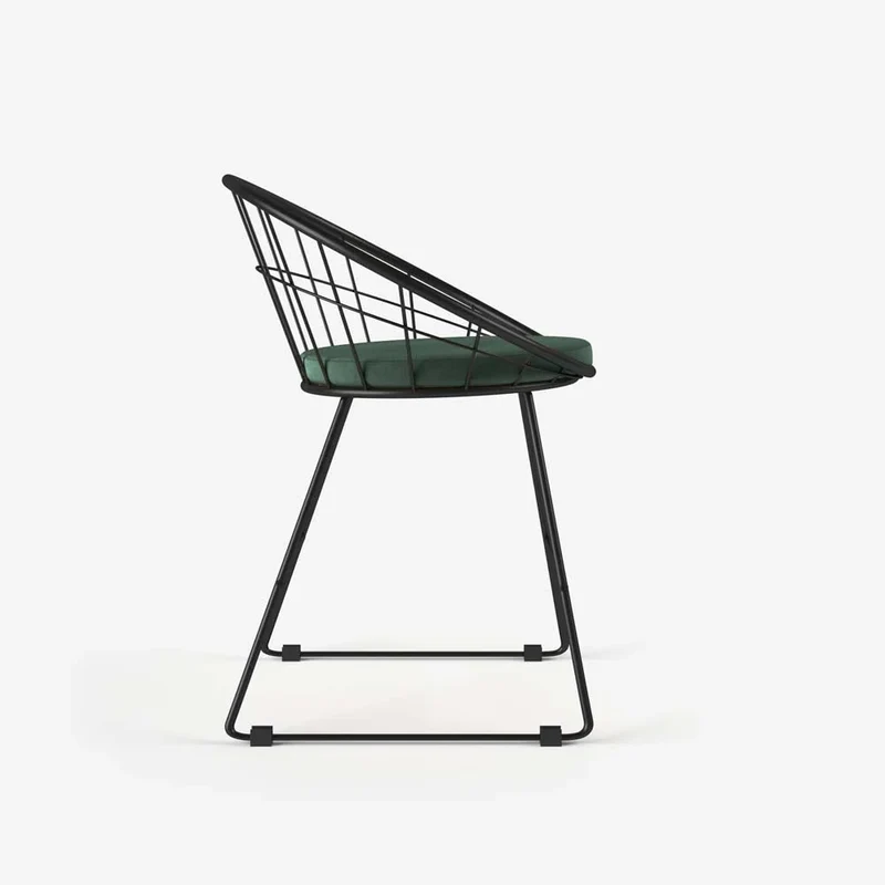 Chaise en métal et velours vert sapin