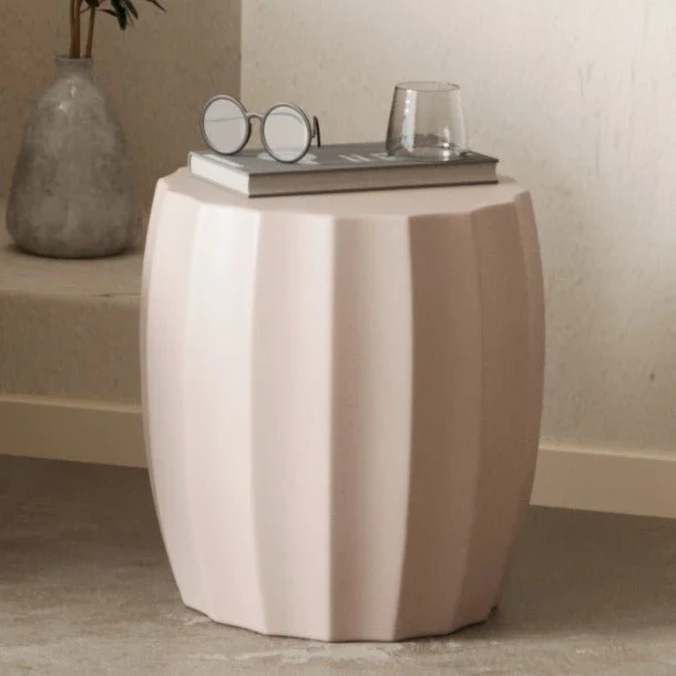 Table d'appoint ronde en ciment rose p le Grenade
