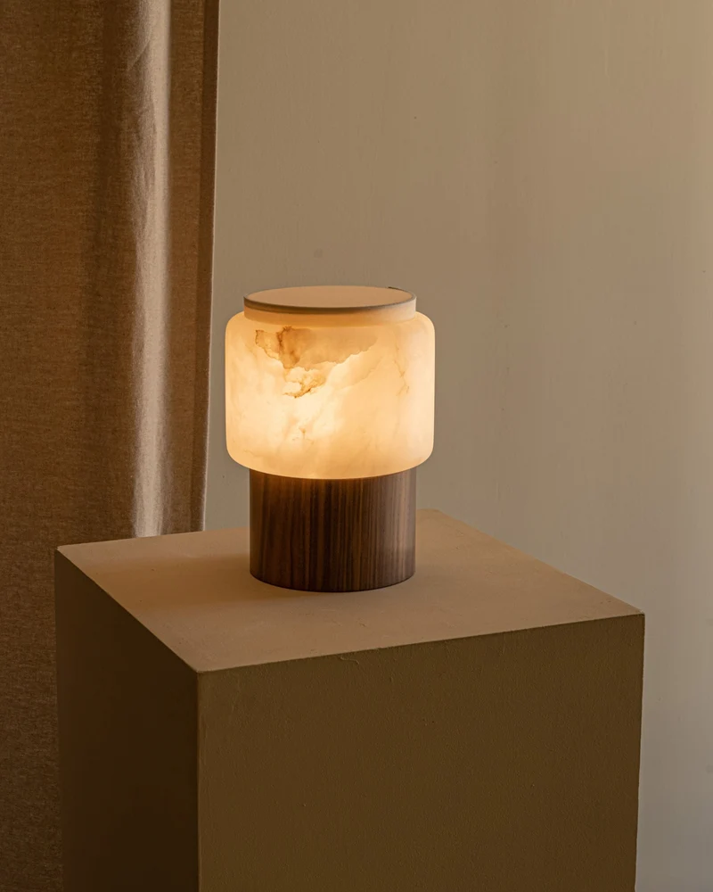 'Lanterno' Table Lamp in White Alabaster