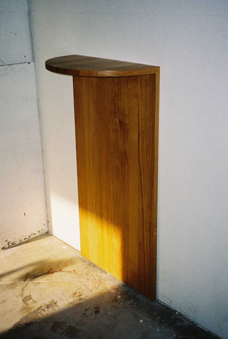 The Megaron - Minimalist Shelf in Wood - Natural Oak Large
