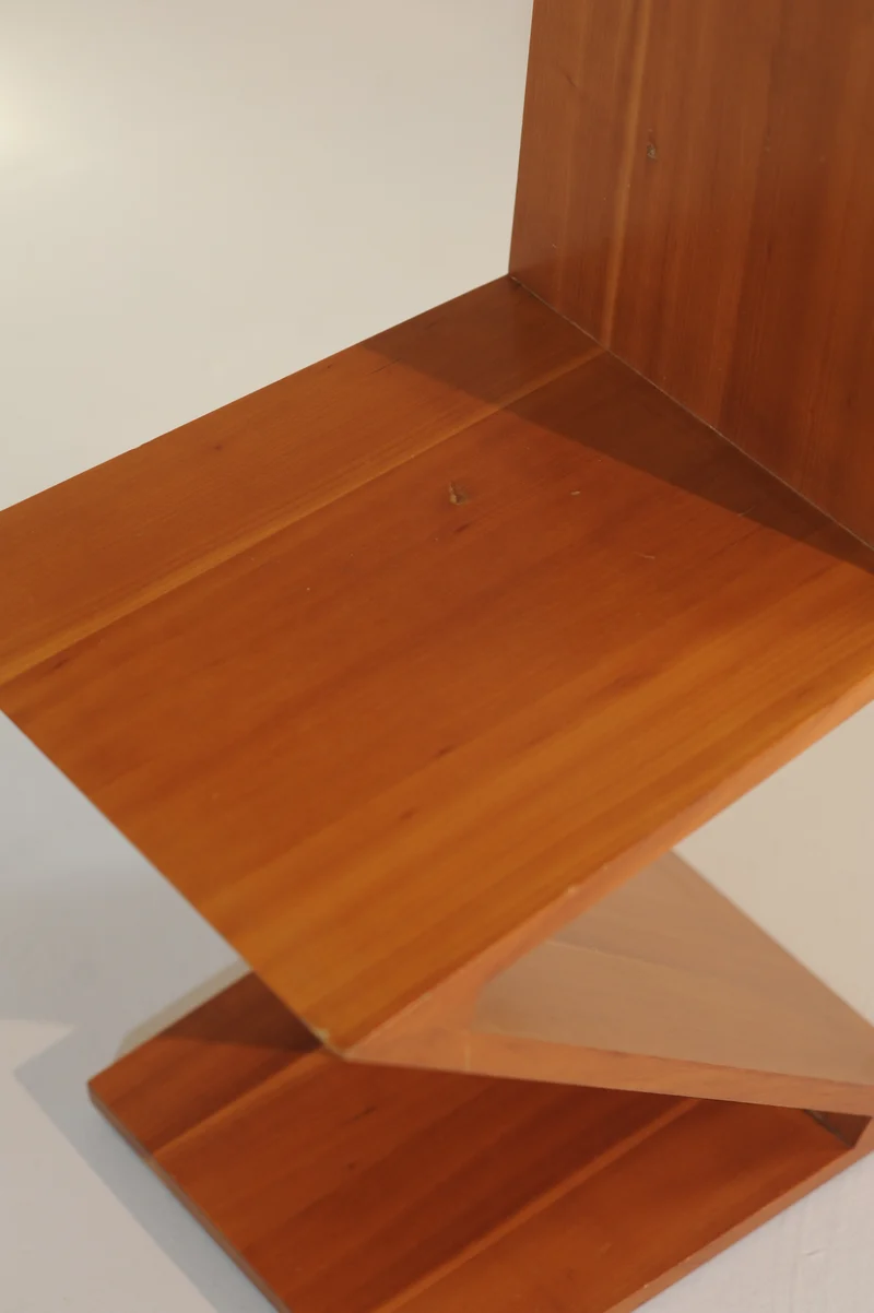 Zig Zag Chair by Gerrit Rietveld for Cassina