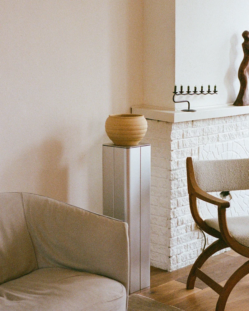Gadroon Plinth in Aluminium