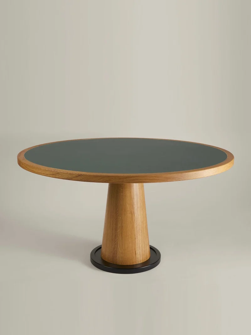 Jack Dining Table in oak, lacquer