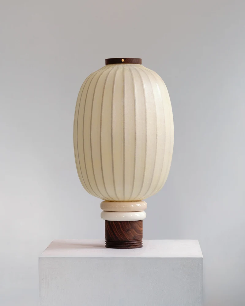 'Plum Charm' Table Lamp