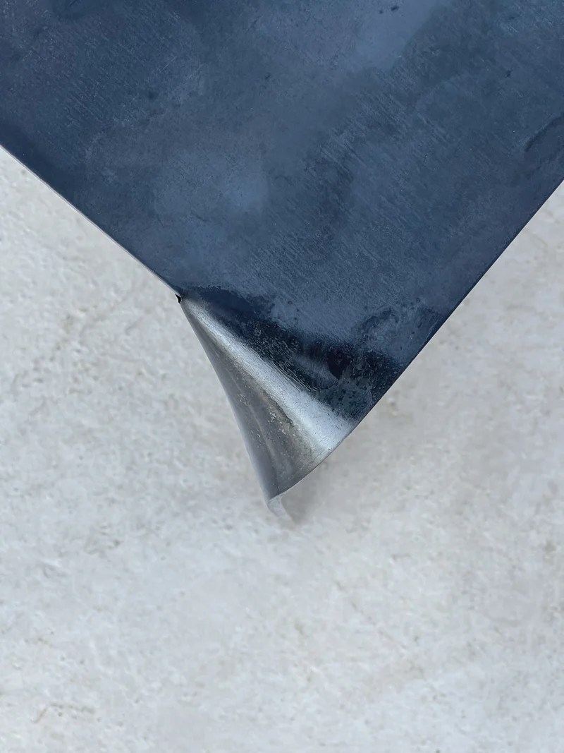 'Doa' Steel Desk