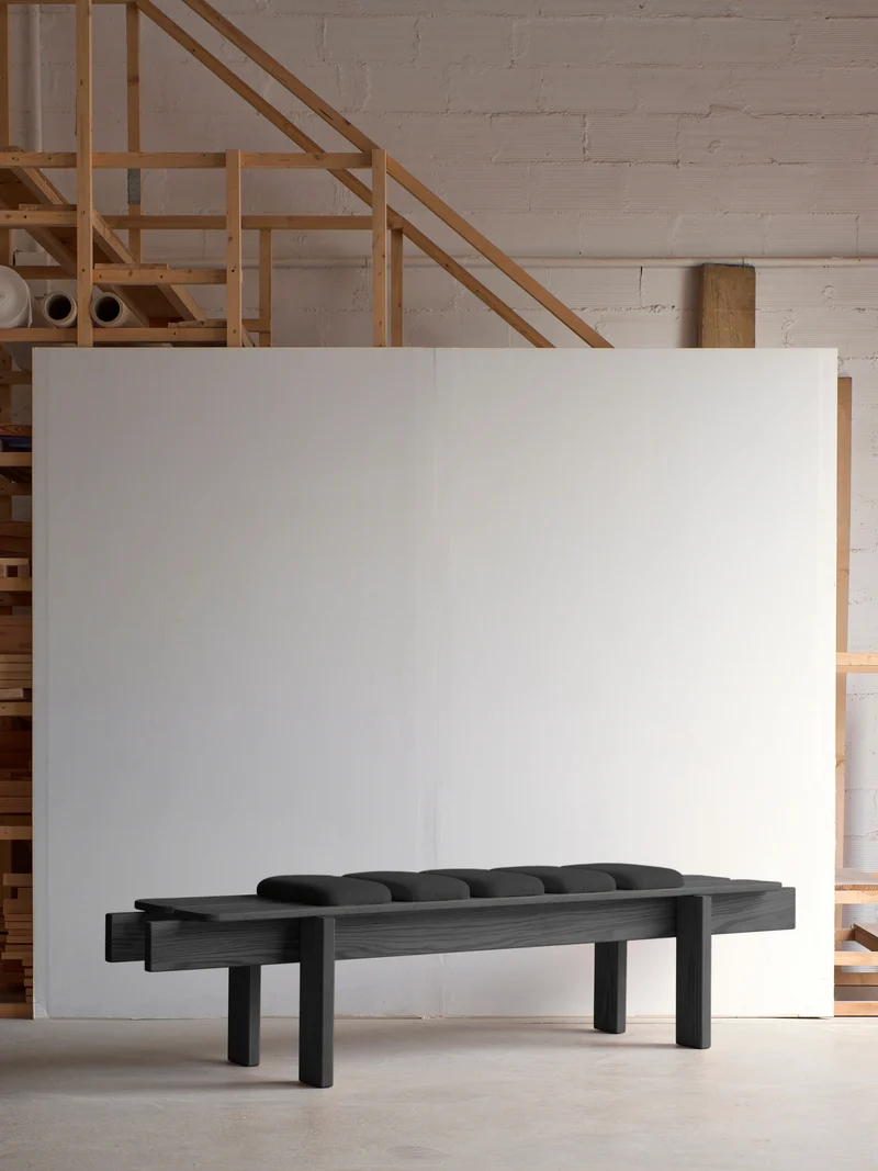 Ueno Bench Black Edition