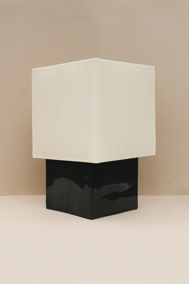 Barragán Ceramic Table Lamp (Negro)