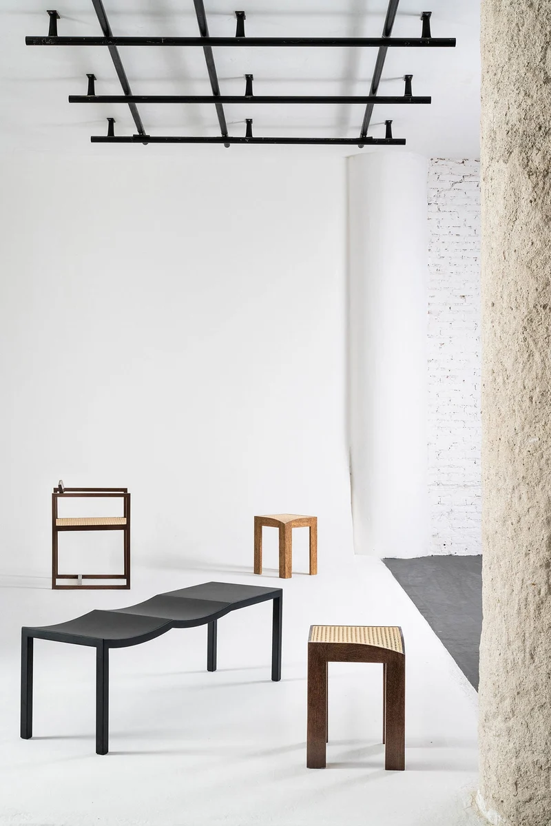 "Bis" bench