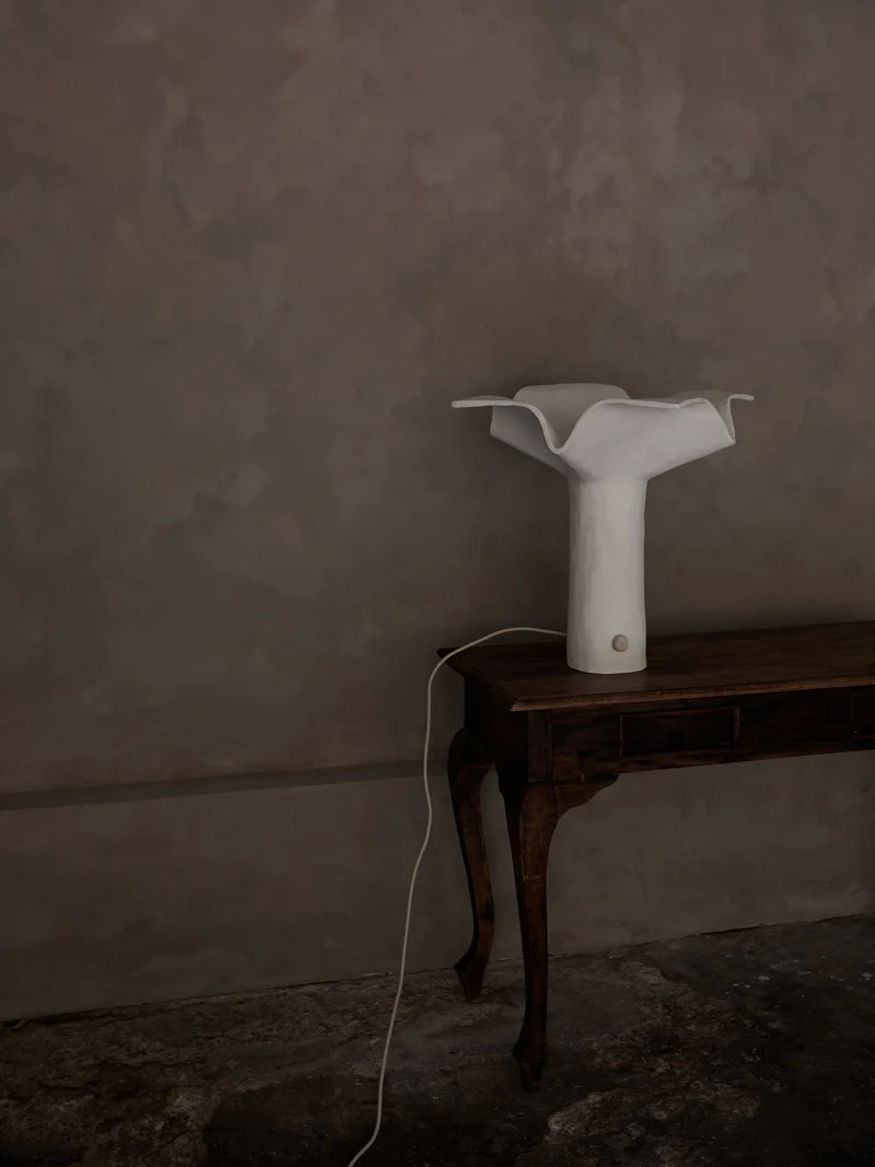 'La Fleur' Plaster Table Lamp
