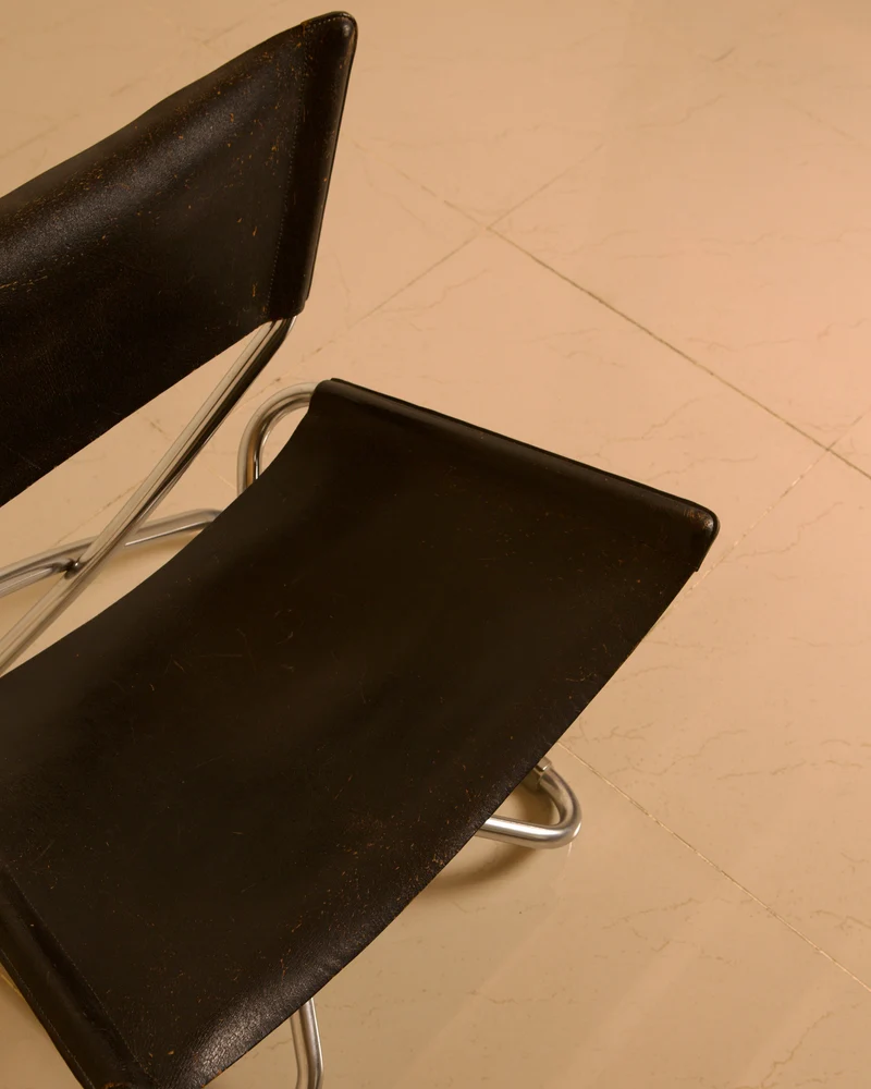 Chaise d'appoint "Z" Scandinave en cuir noir patiné par Erik Magnussen pour Torben Ørskov