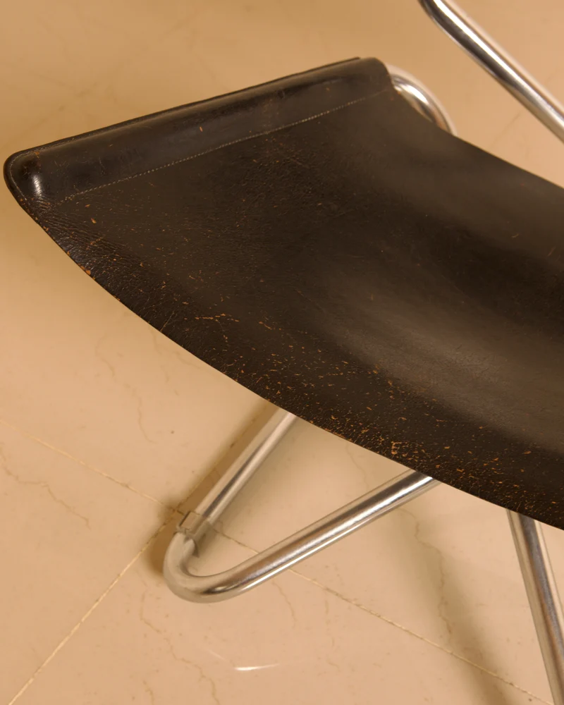 Chaise d'appoint "Z" Scandinave en cuir noir patiné par Erik Magnussen pour Torben Ørskov