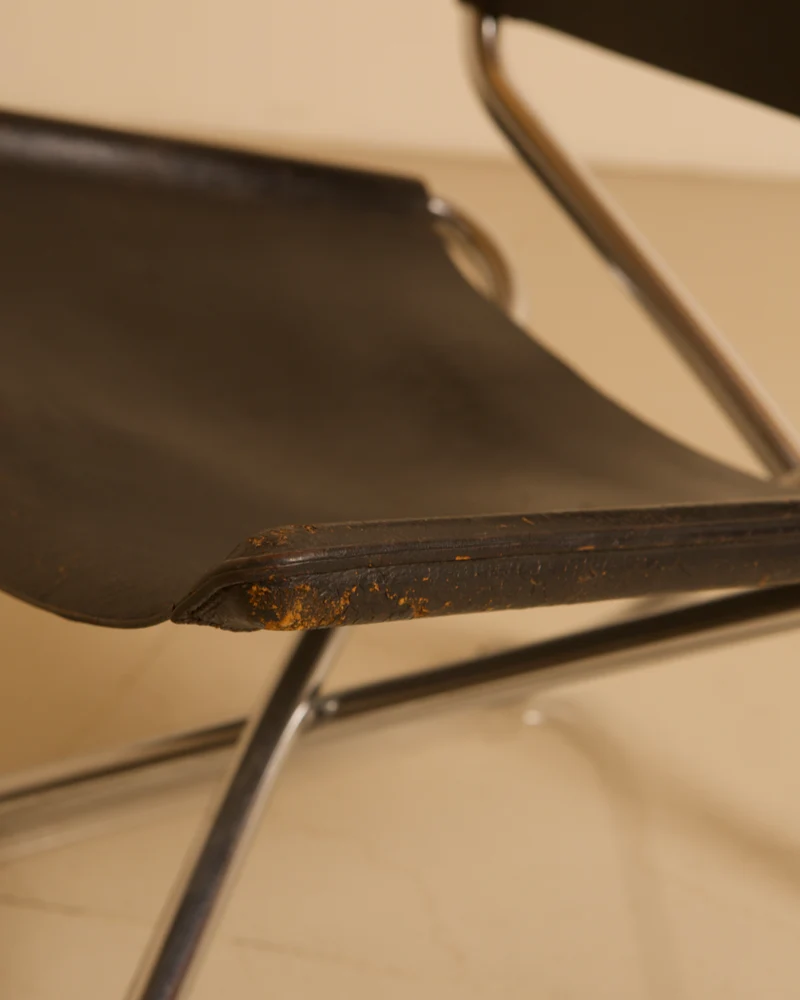 Chaise d'appoint "Z" Scandinave en cuir noir patiné par Erik Magnussen pour Torben Ørskov