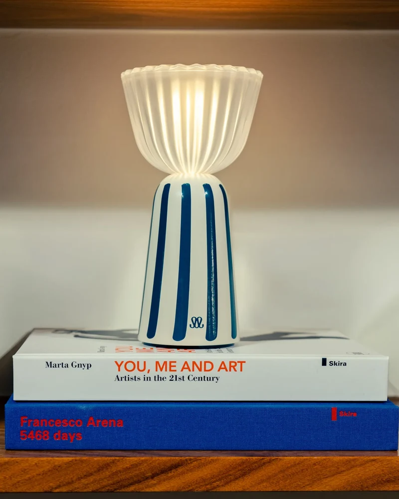 Swiing Lamp - White / Sarah blue