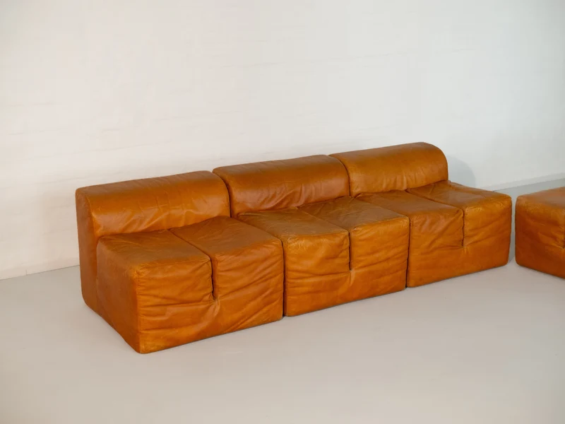 'Ipercubo 200' by Jonathan de Pas, D'Urbino, Lomazzi for Driade