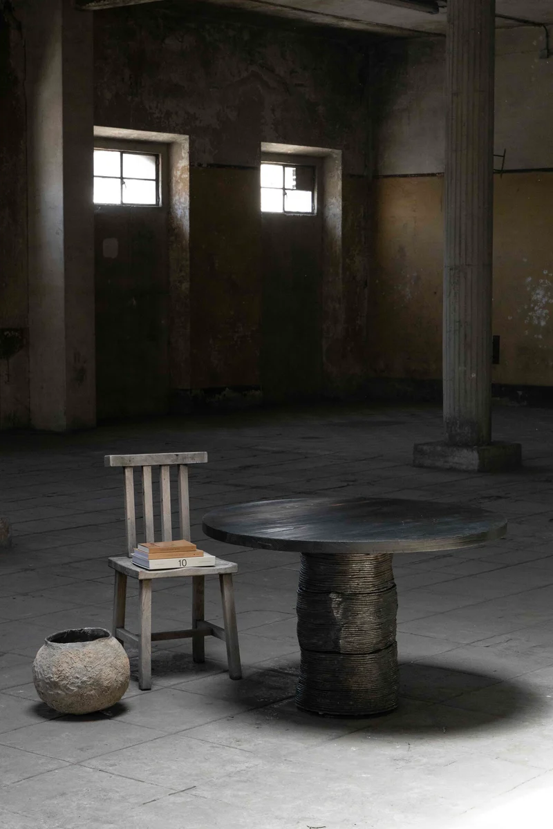 'Lazo' Table