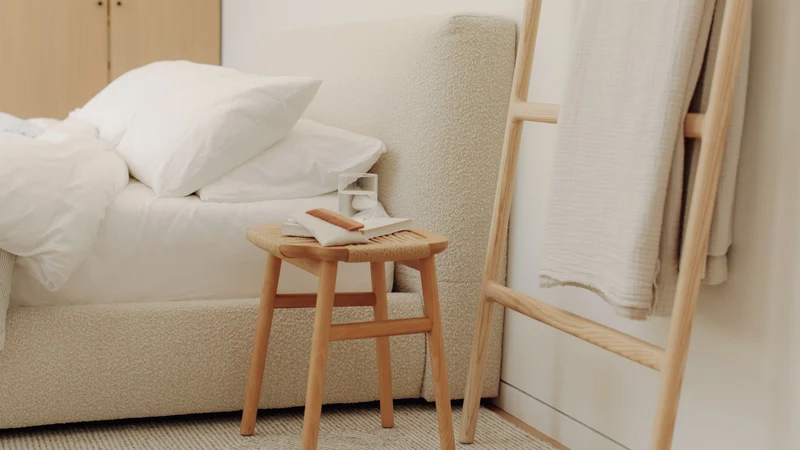 Dream Storage Bed, King, Cream Boucle