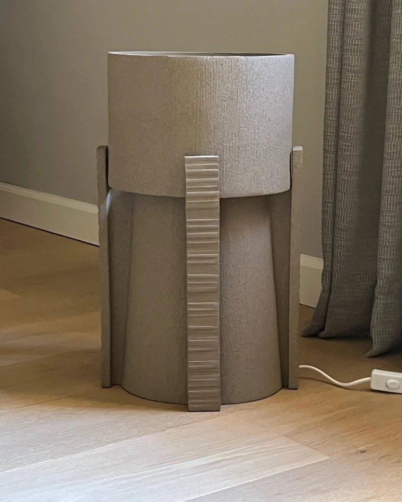 "The Hold" Table Lamp in Ceramic