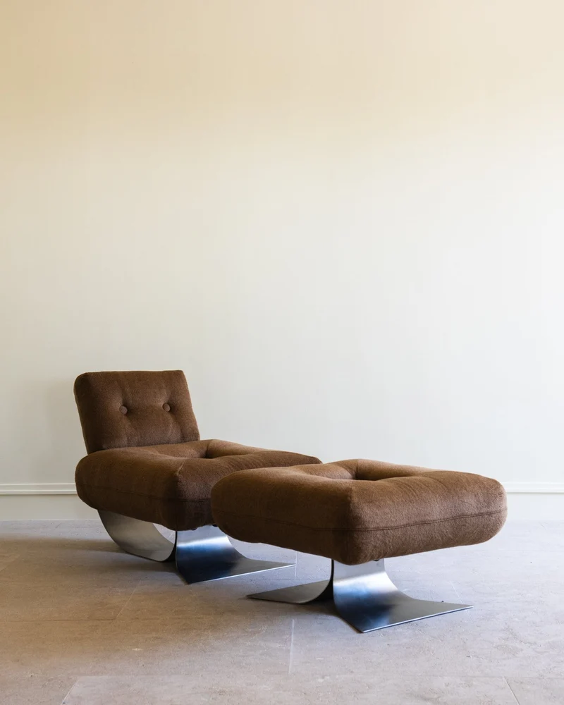 Alta Chair by Oscar Niemeyer