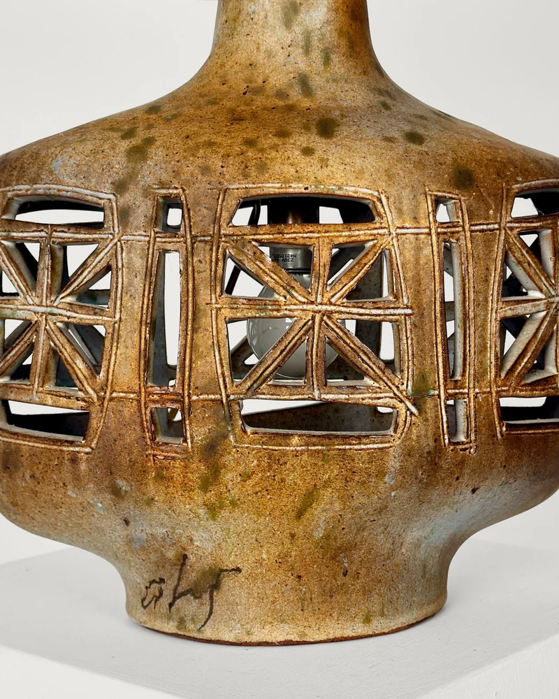Ceramic lamp by Agnes Escala