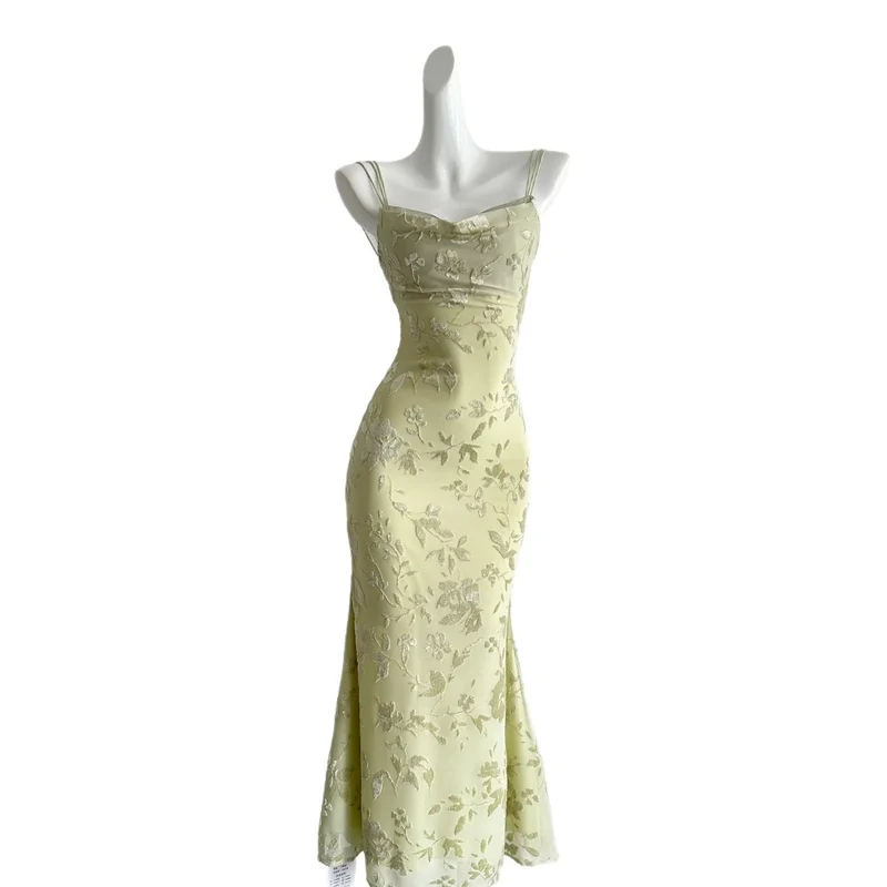 Robe Longue "Vintage" en Tulle – Bretelles Fines et Imprimé Floral