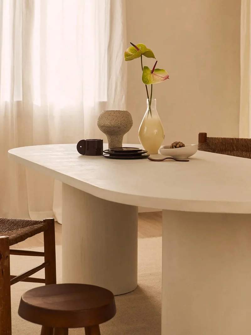 Reye Dining Table