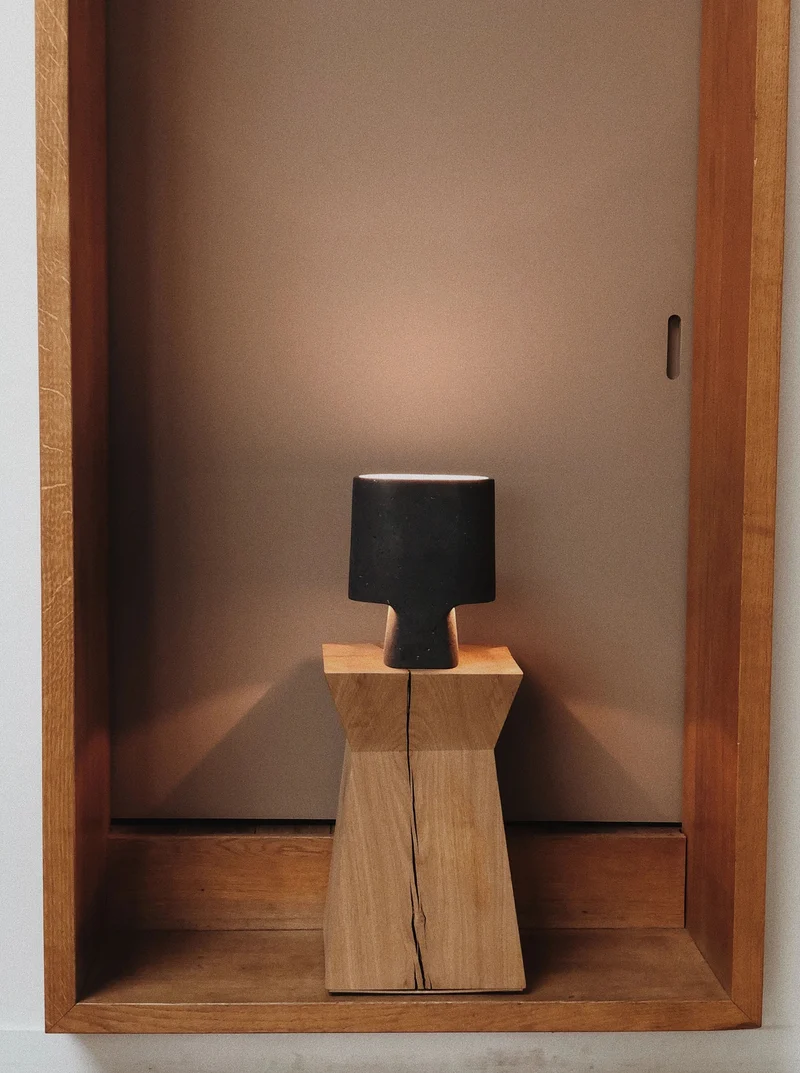 The Plaster Table Lamp Bien Faite Anthracite