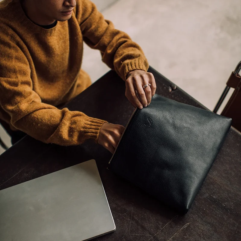 Flight Pouch - Black Leather