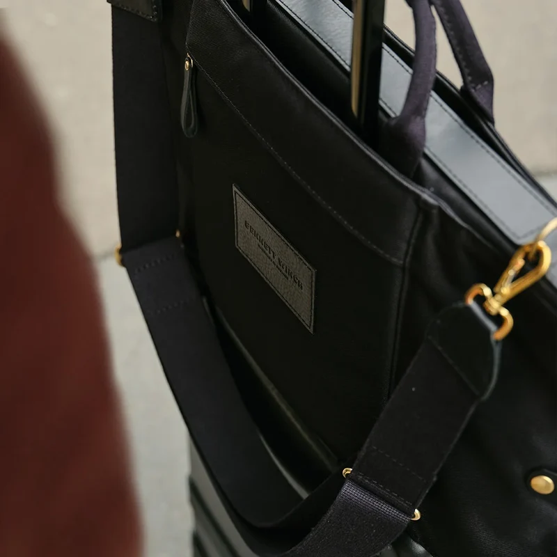 Trifold - Black